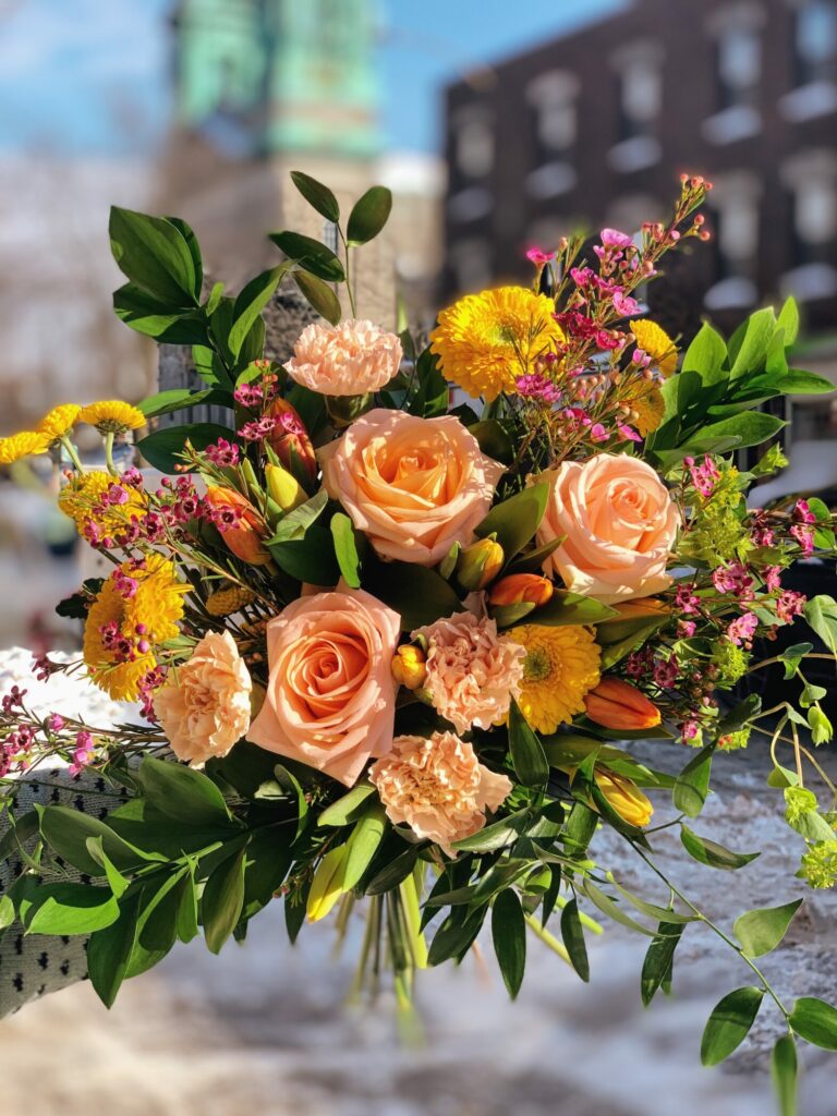 Bouquet de fleurs pour Marie-Mai! - Fleuriste Abaca