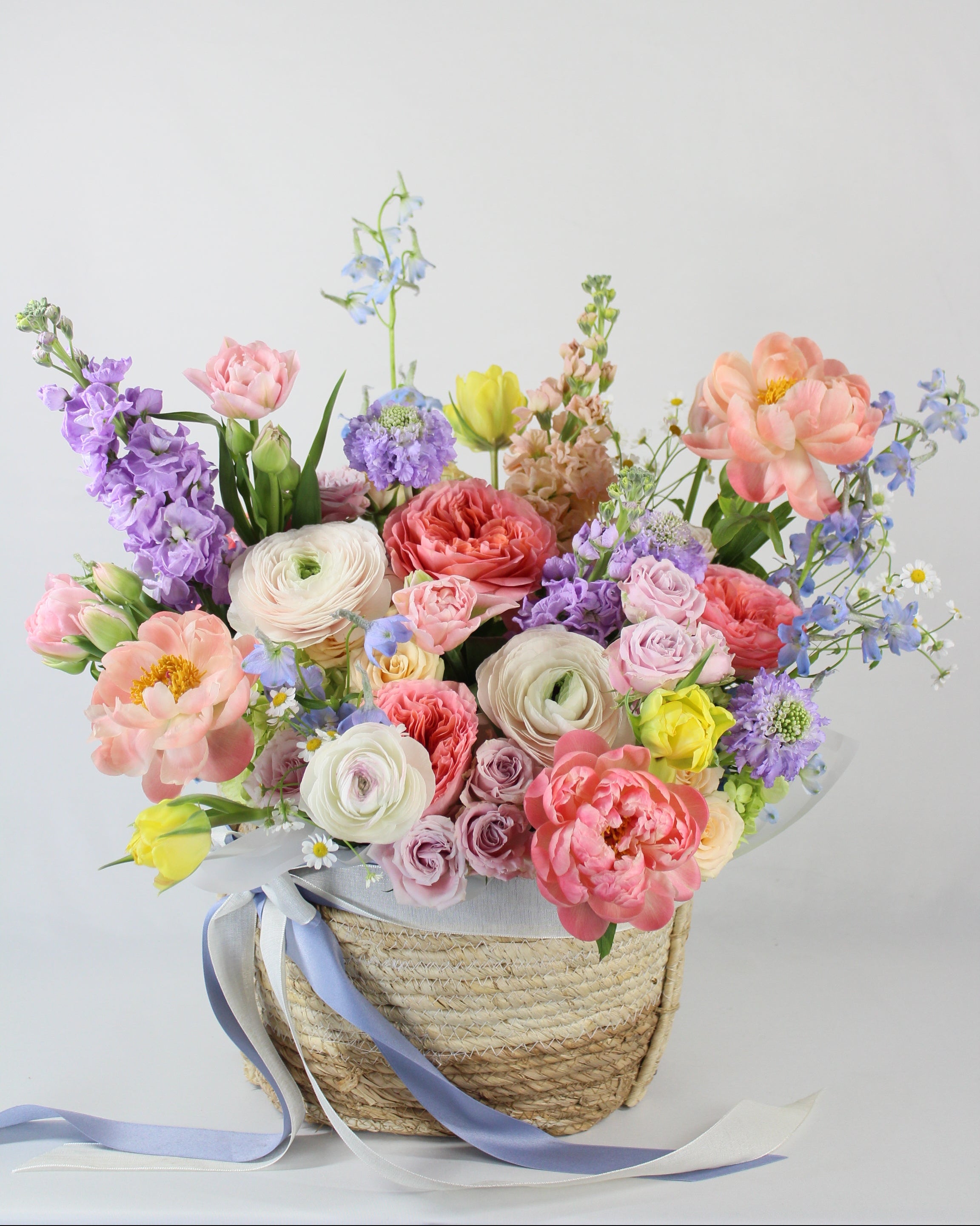 Panier de fleurs par Cristina - Fleuriste Abaca