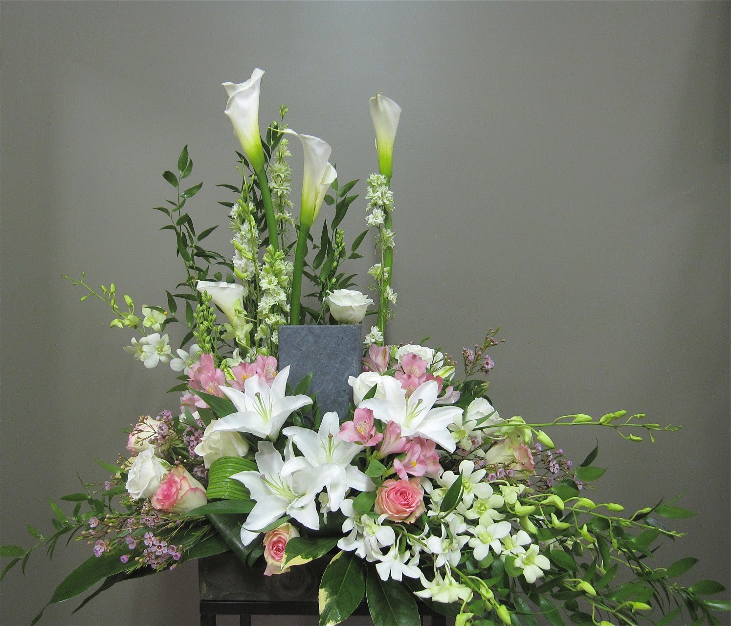 Fleurs pour urne Rose et blanc - Fleuriste Abaca