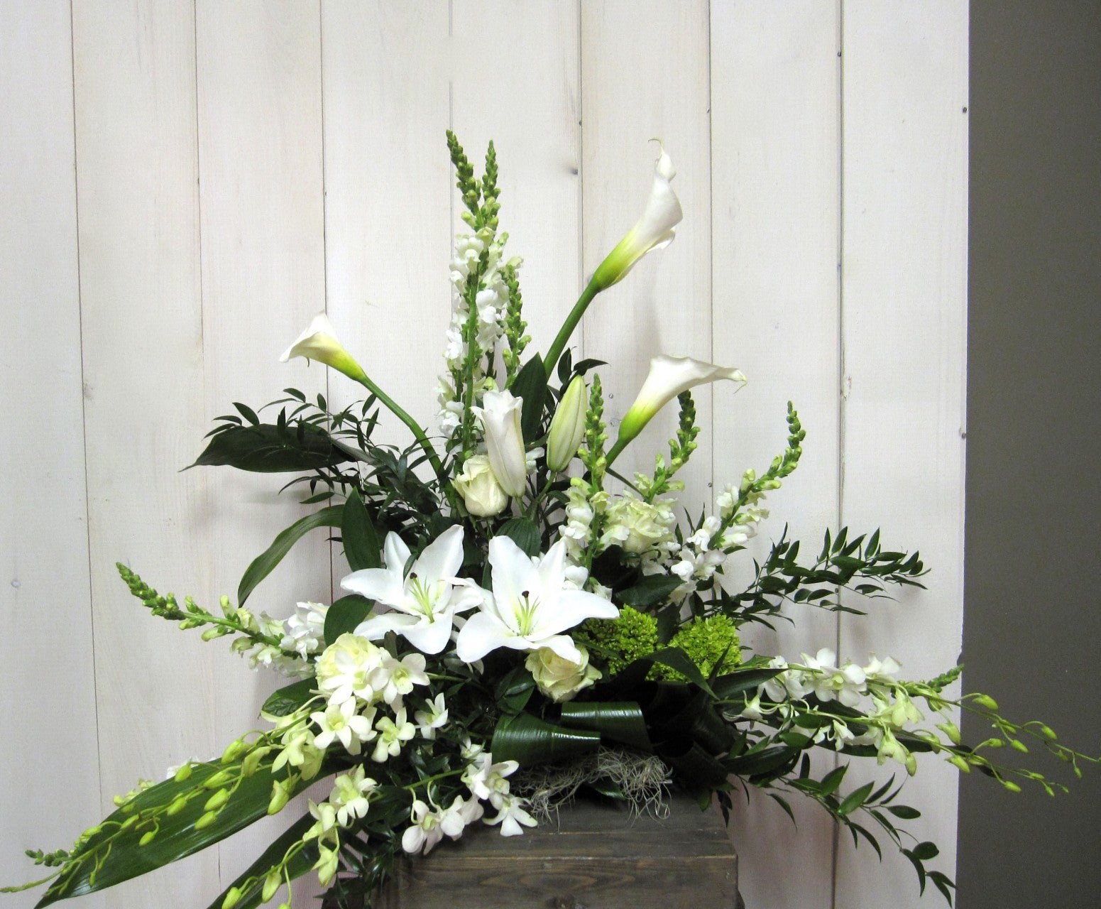 Fleurs pour urne Élégance en blanc - Fleuriste Abaca