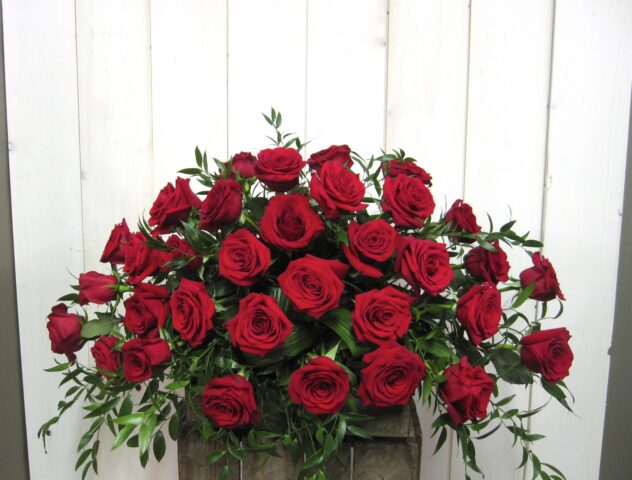 Coussin de fleurs pour cercueil Tout en rouge - Fleuriste Abaca