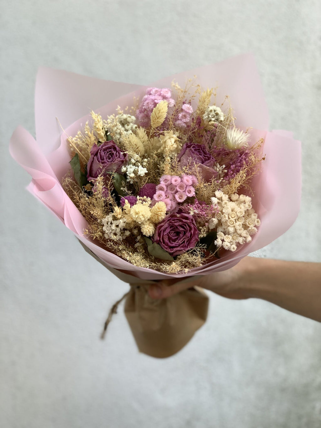 Bouquet de fleurs séchées roses - Fleuriste Abaca