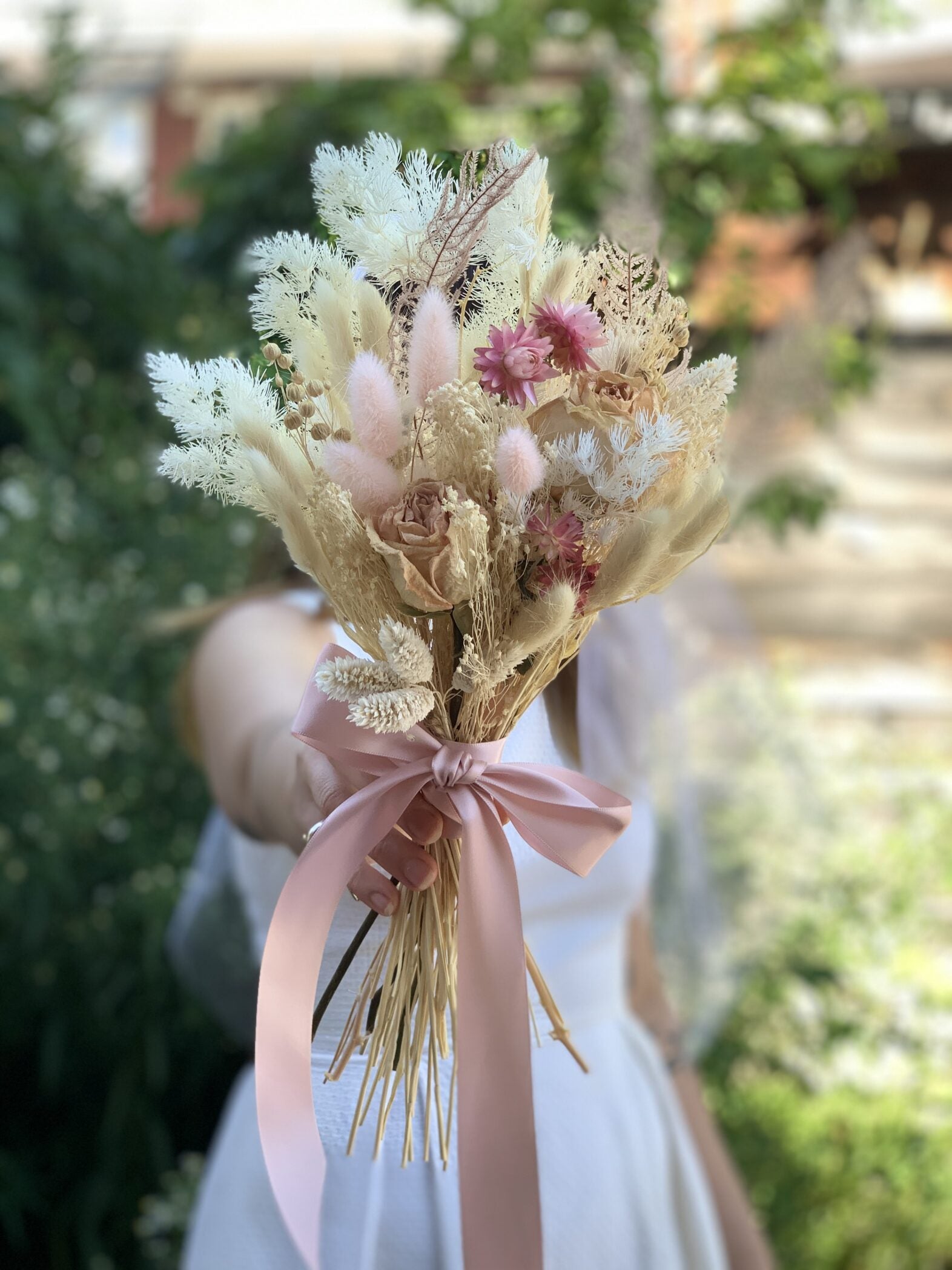 Bouquet de mariée fleurs séchées doux - Fleuriste Abaca