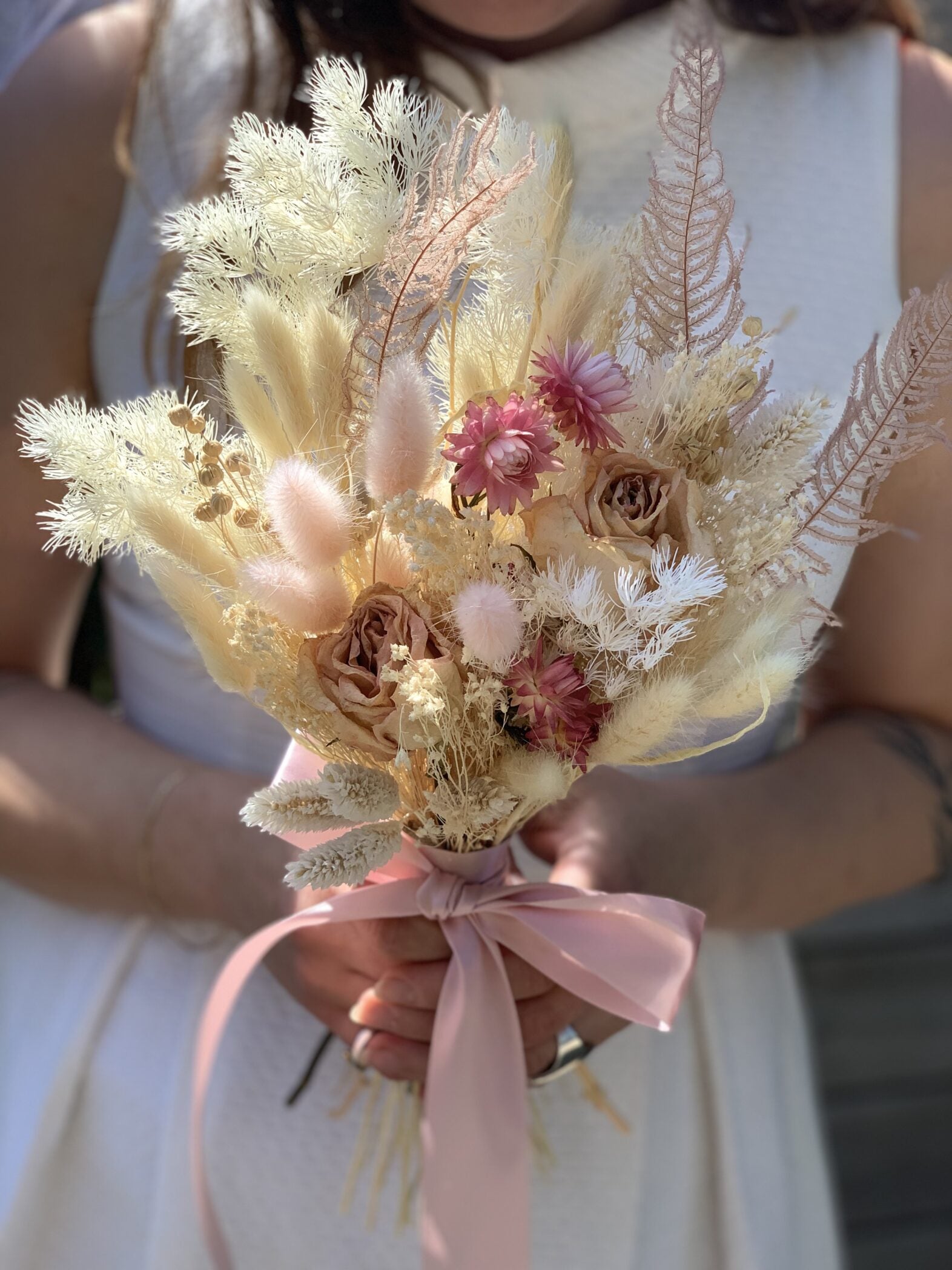 Bouquet de mariée fleurs séchées doux - Fleuriste Abaca